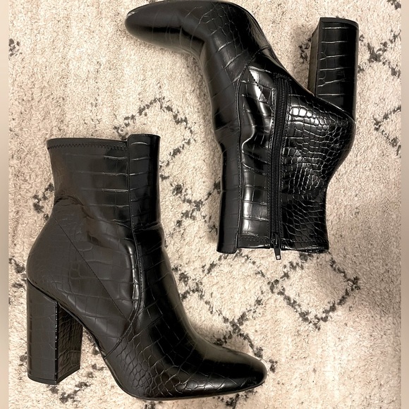 Aldo Crocodile Ankle Boots - Picture 2 of 4